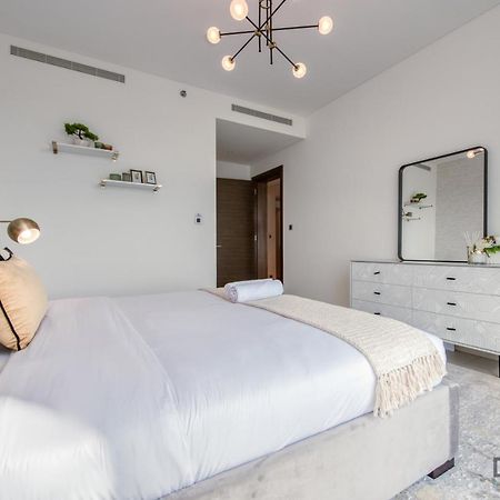 Notable 2Br At Sobha Hartland Greens Mbr City By Deluxe Holiday Homes Dubai Exteriör bild